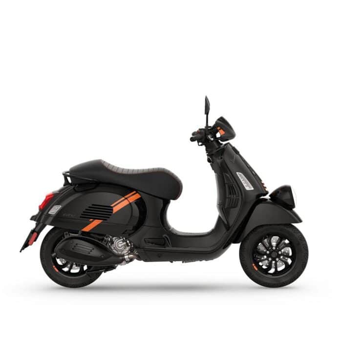 Vespa GTV 300 Nero Convinto.jpg